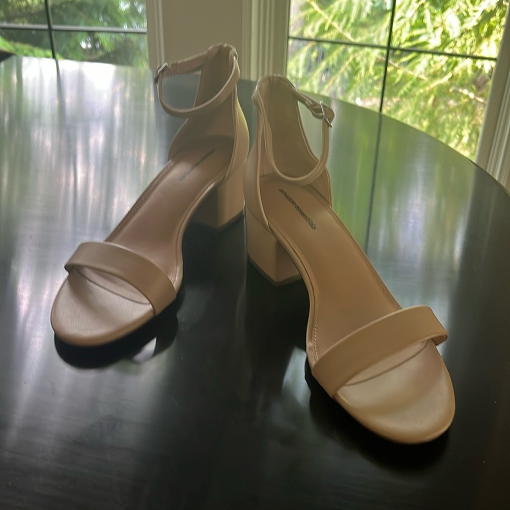 Women's block heeled, open toed, shoes. ankle strap. New, never worn, in box.